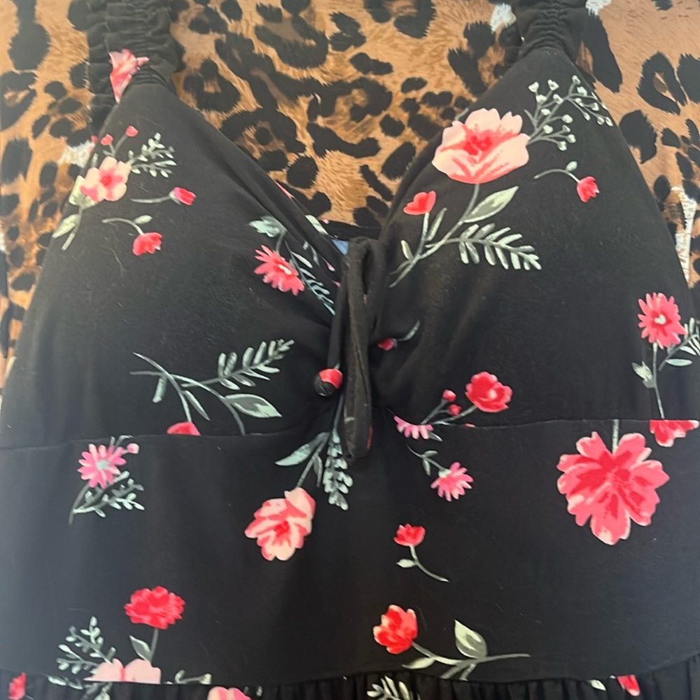 Sz l high low black with red /pink flowers